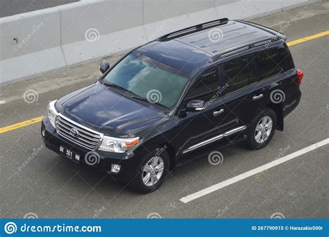 toyota land cruiser toll free.